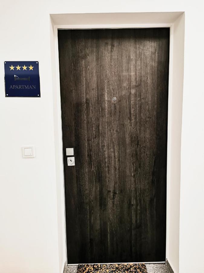 Apartman Angel Osijek Buitenkant foto